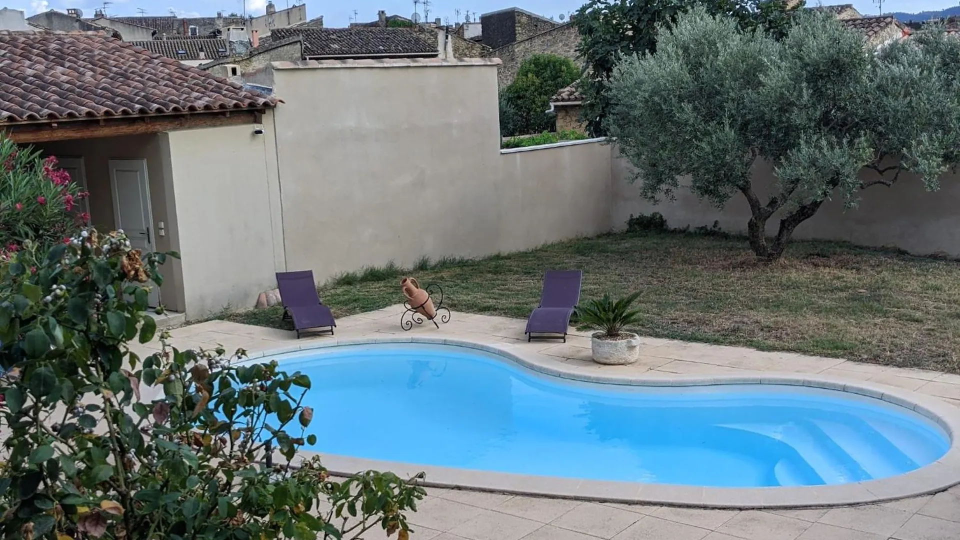 Maisonnette Au Coeur De Lauris