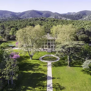 Domaine De Fontenille Hotel